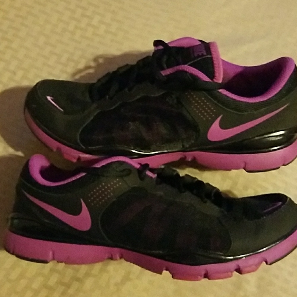 Women's Nike size 9 shoes